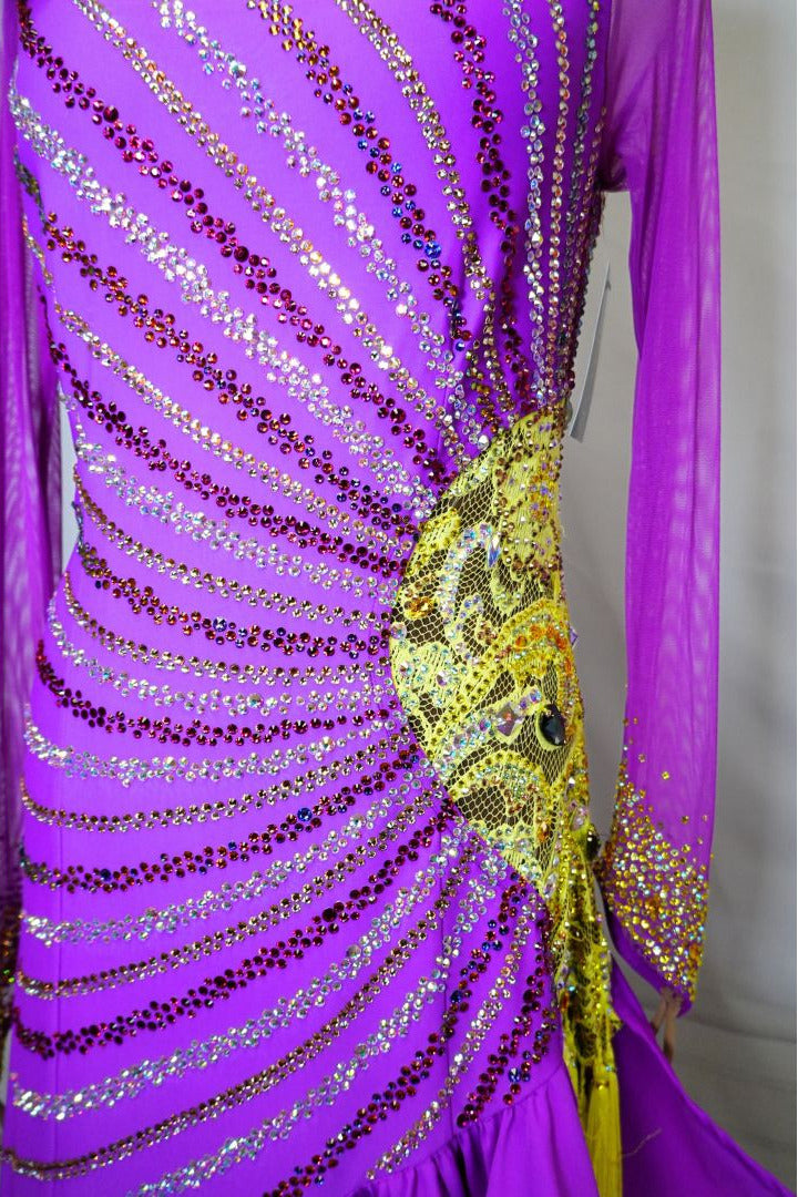 Latin Costume Lat190