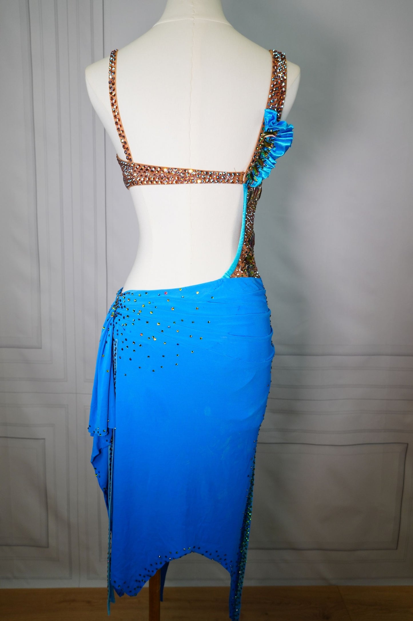 Latin Costume Lat253