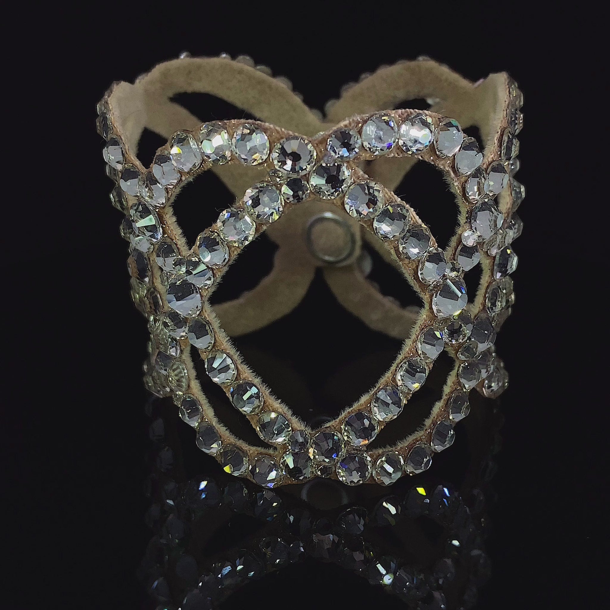 Video of women's bracelet jewelry