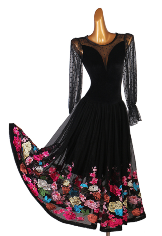 Ladies' dance dress with long mesh sleeves and flowers