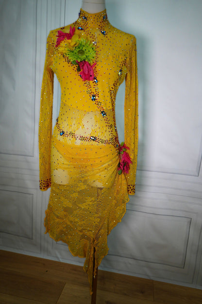 Latin Costume Lat238