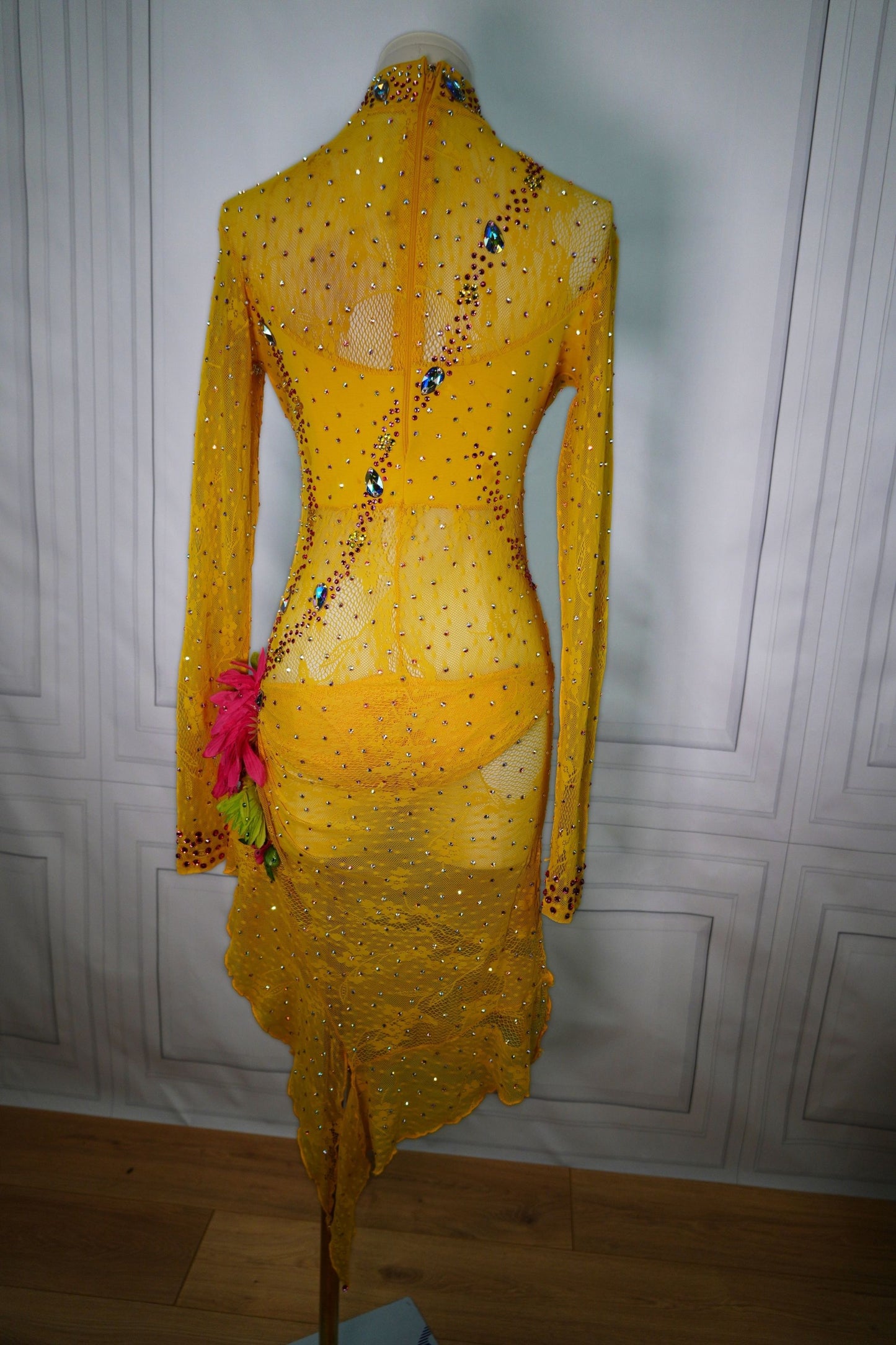 Latin Costume Lat238