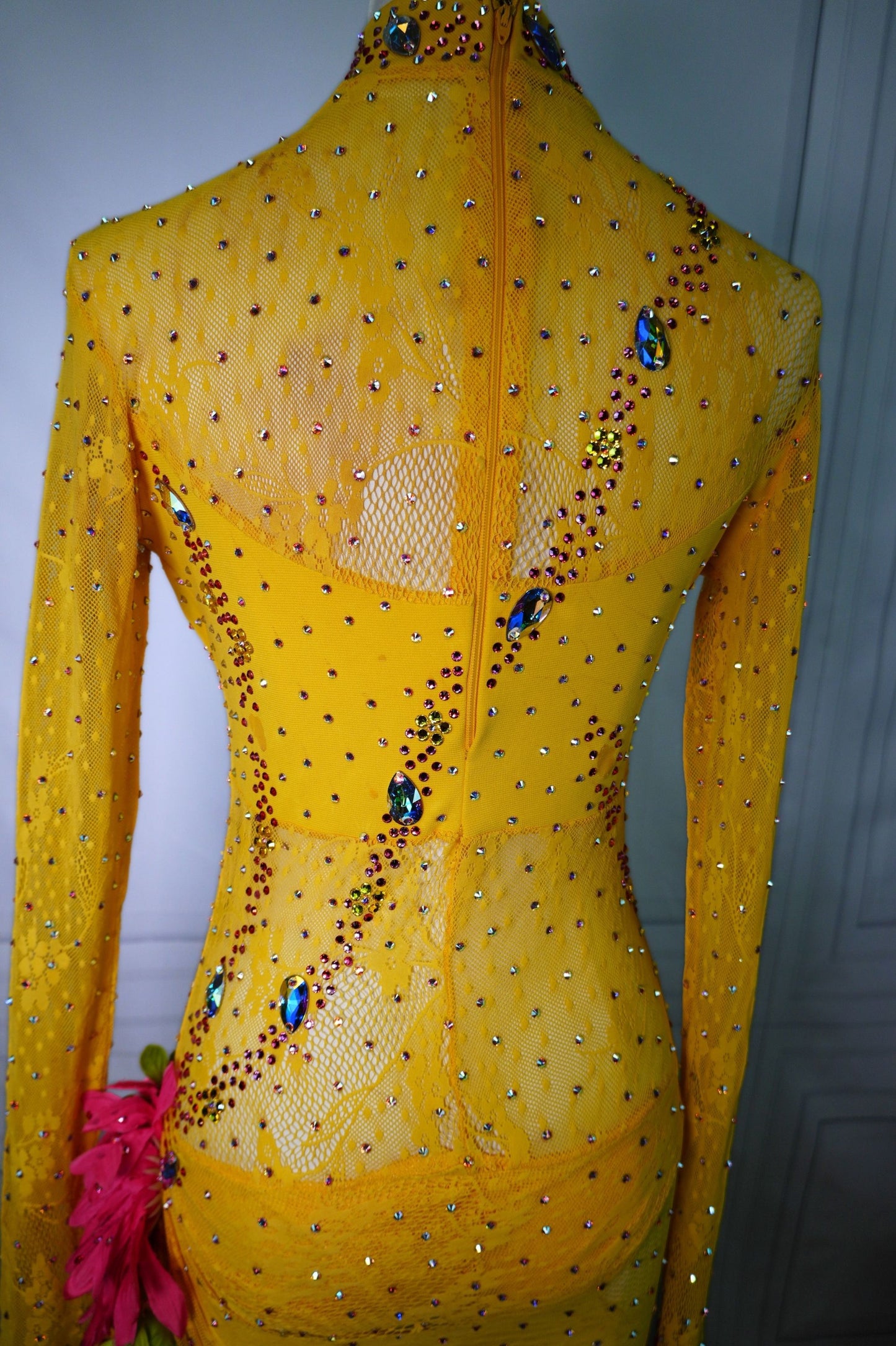 Latin Costume Lat238