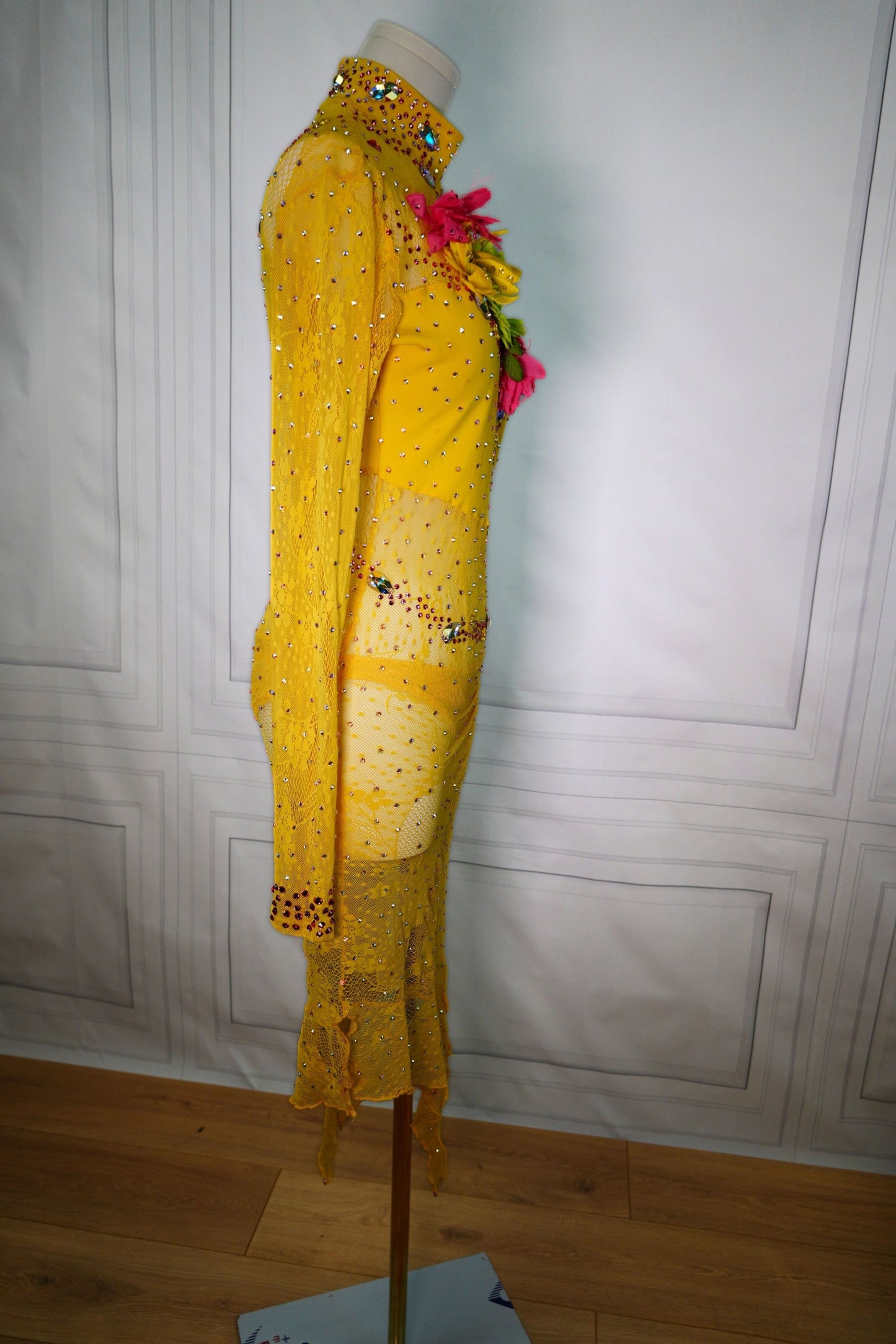 Latin Costume Lat238