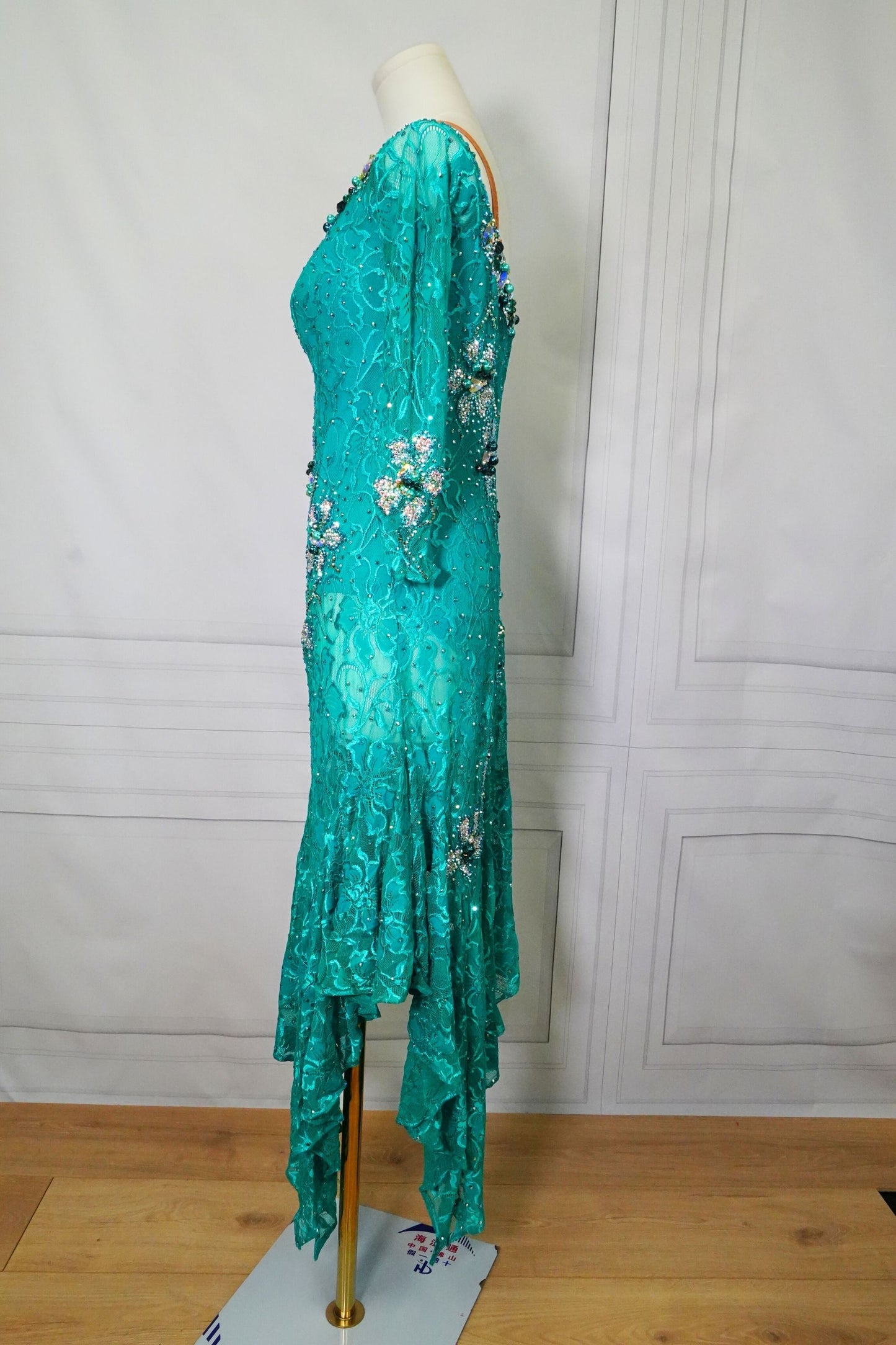 Latin Costume Lat401