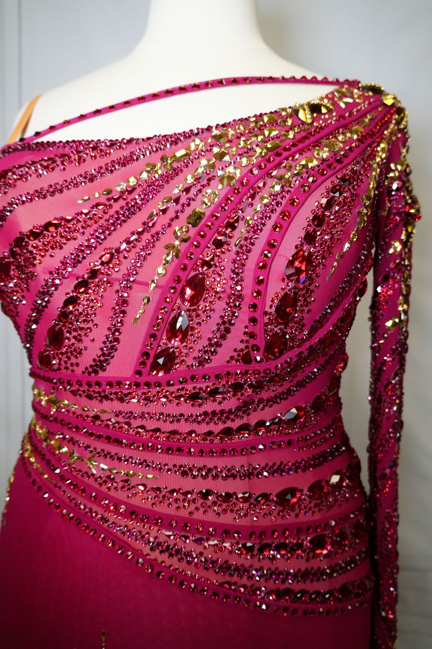 Latin Costume Lat407