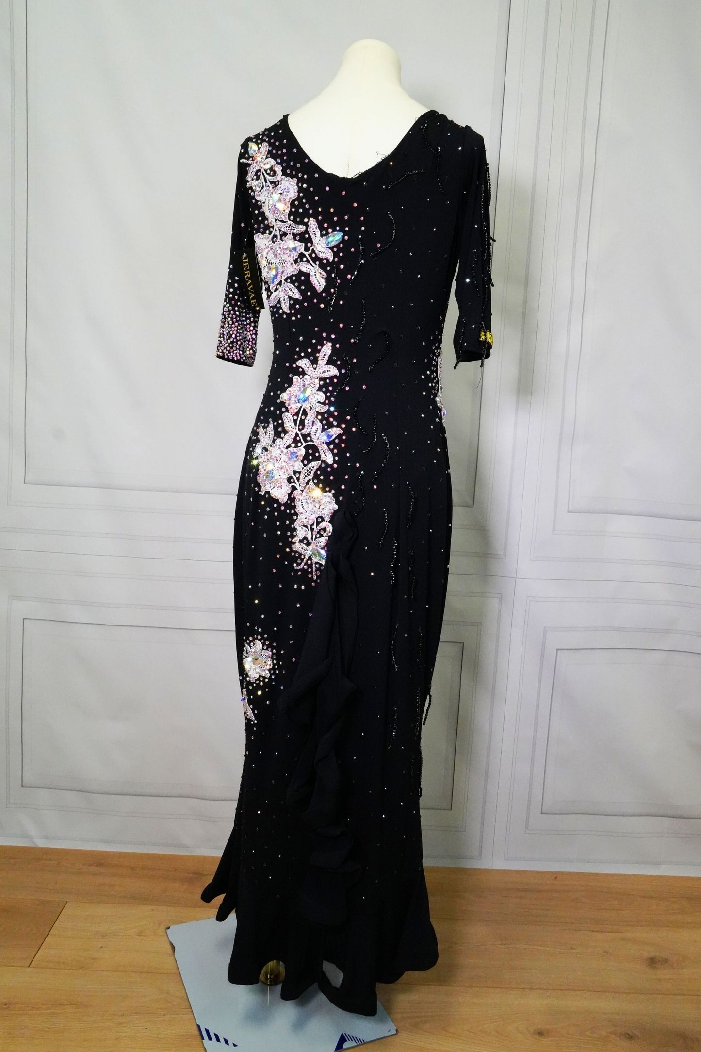 Latin Costume Lat235