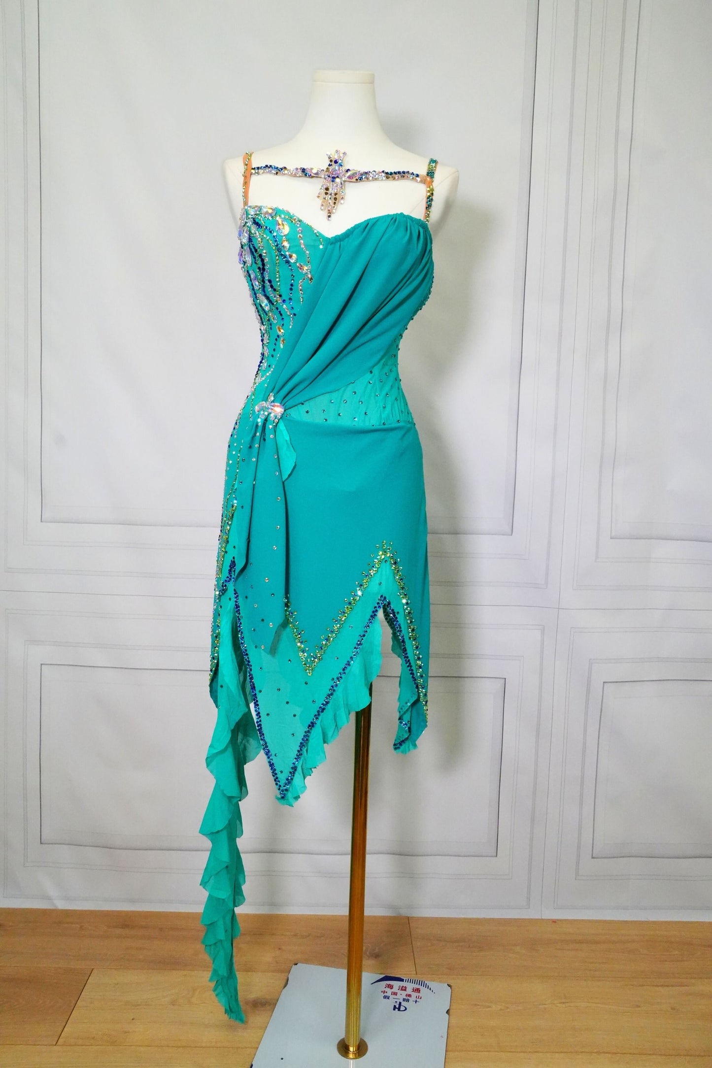 Latin Costume Lat230