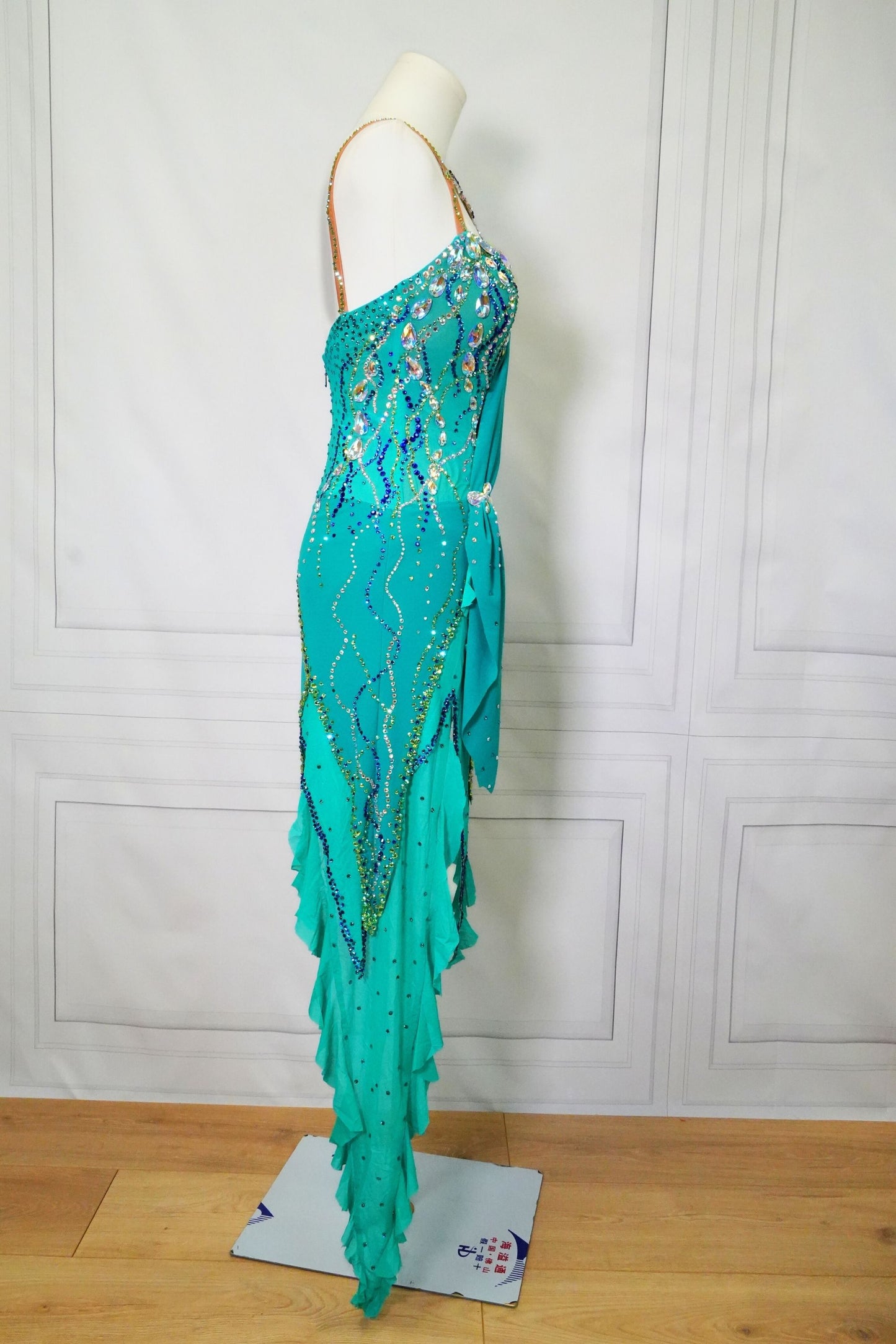 Latin Costume Lat230