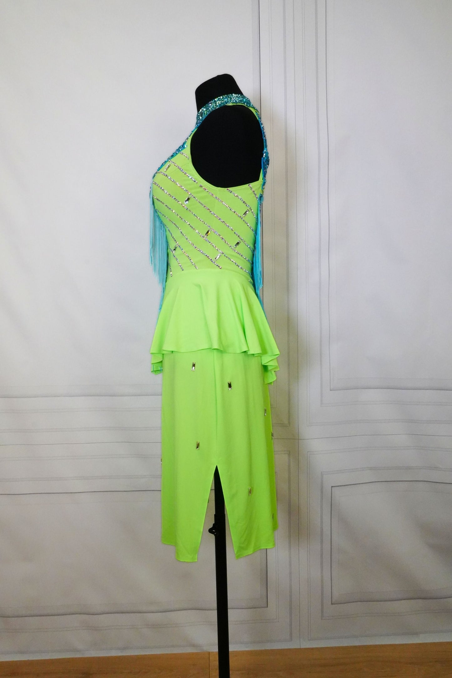 Latin Costume Lat080