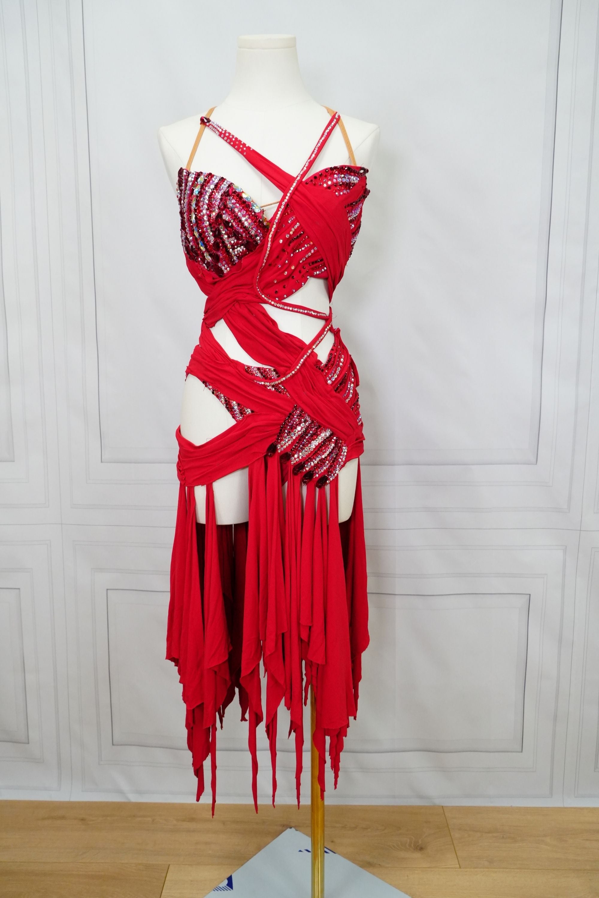 ラフタリア RED DRESS STYLE ver. Lovers Lane Taffeta Gown - Red | Fashion Nova