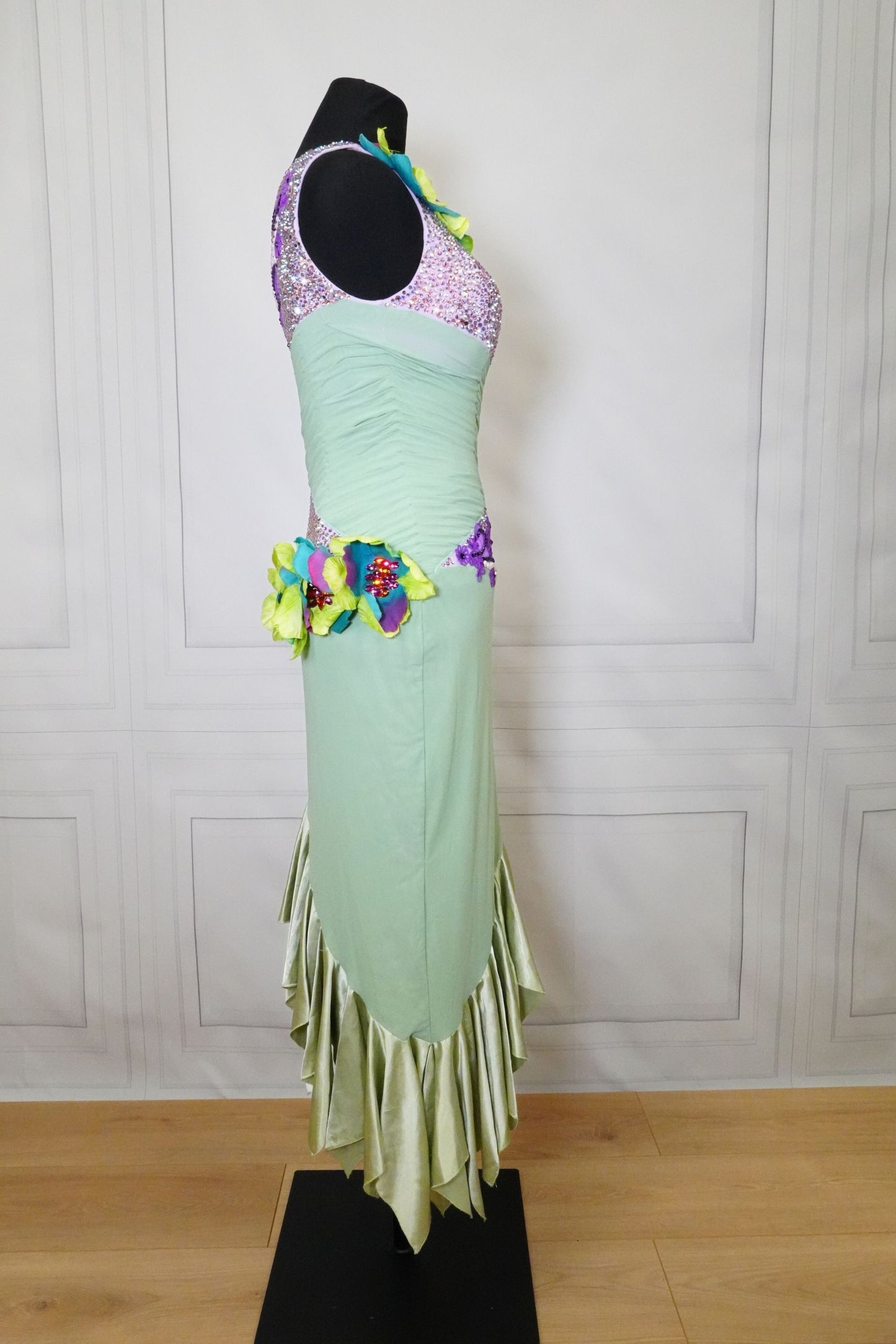 Latin Costume Lat051