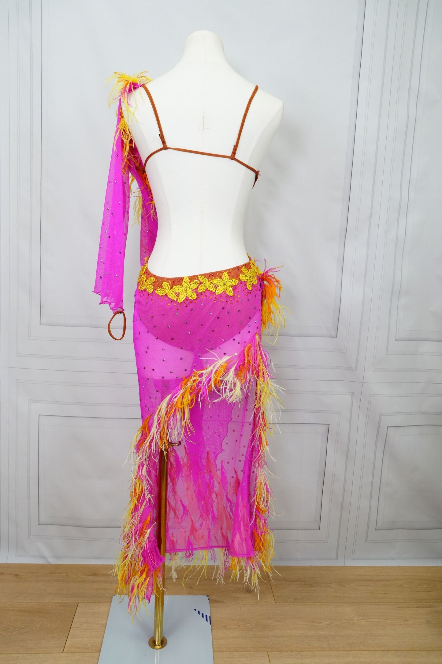 Latin Costume Lat211