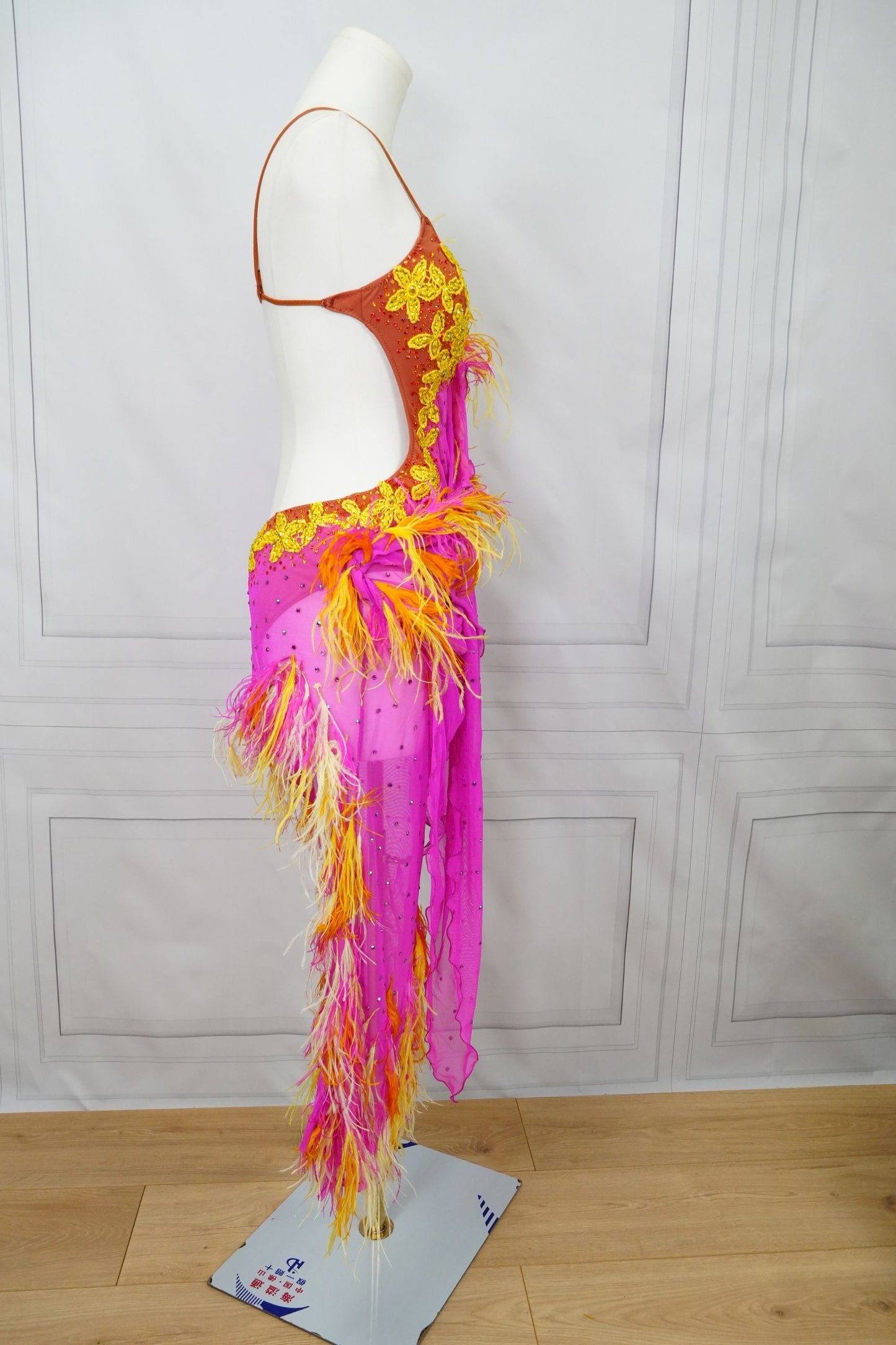 Latin Costume Lat211