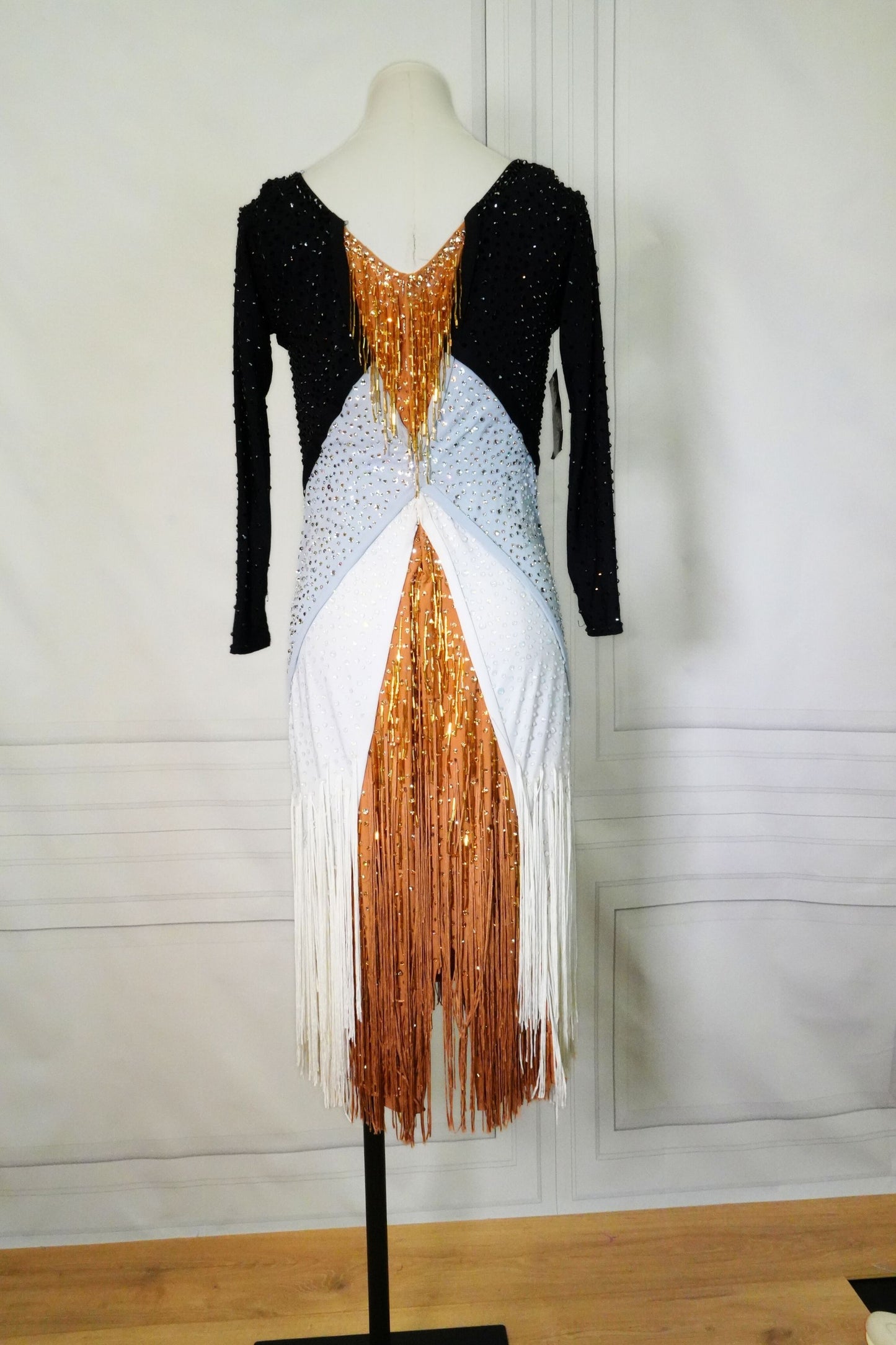 Latin Costume Lat173