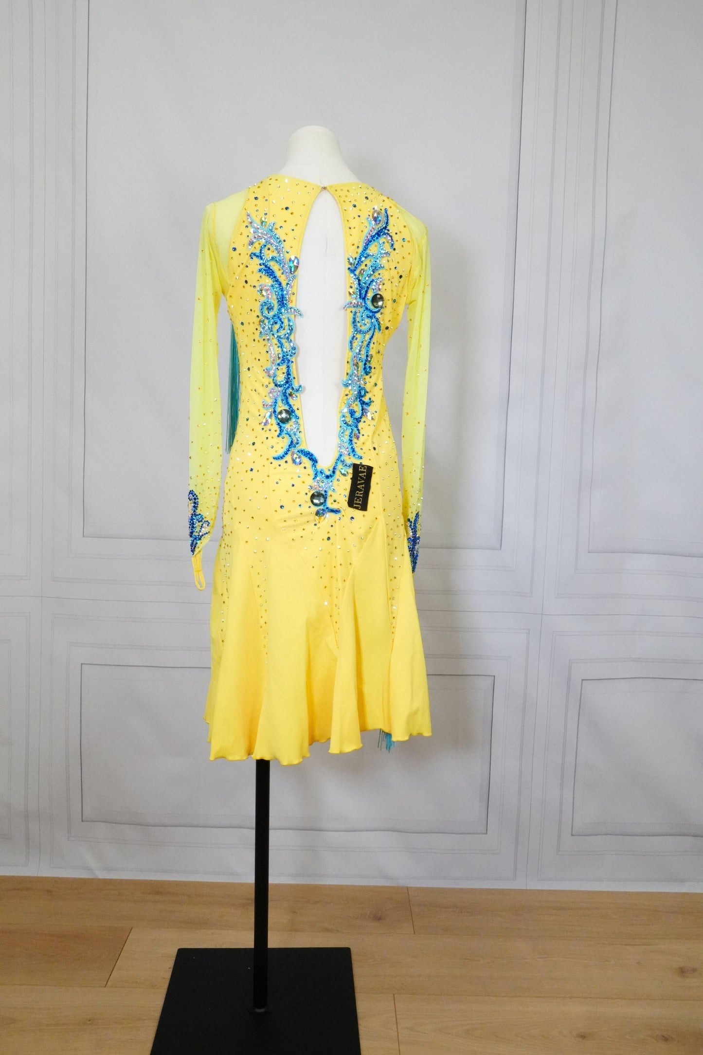 Latin Costume Lat034