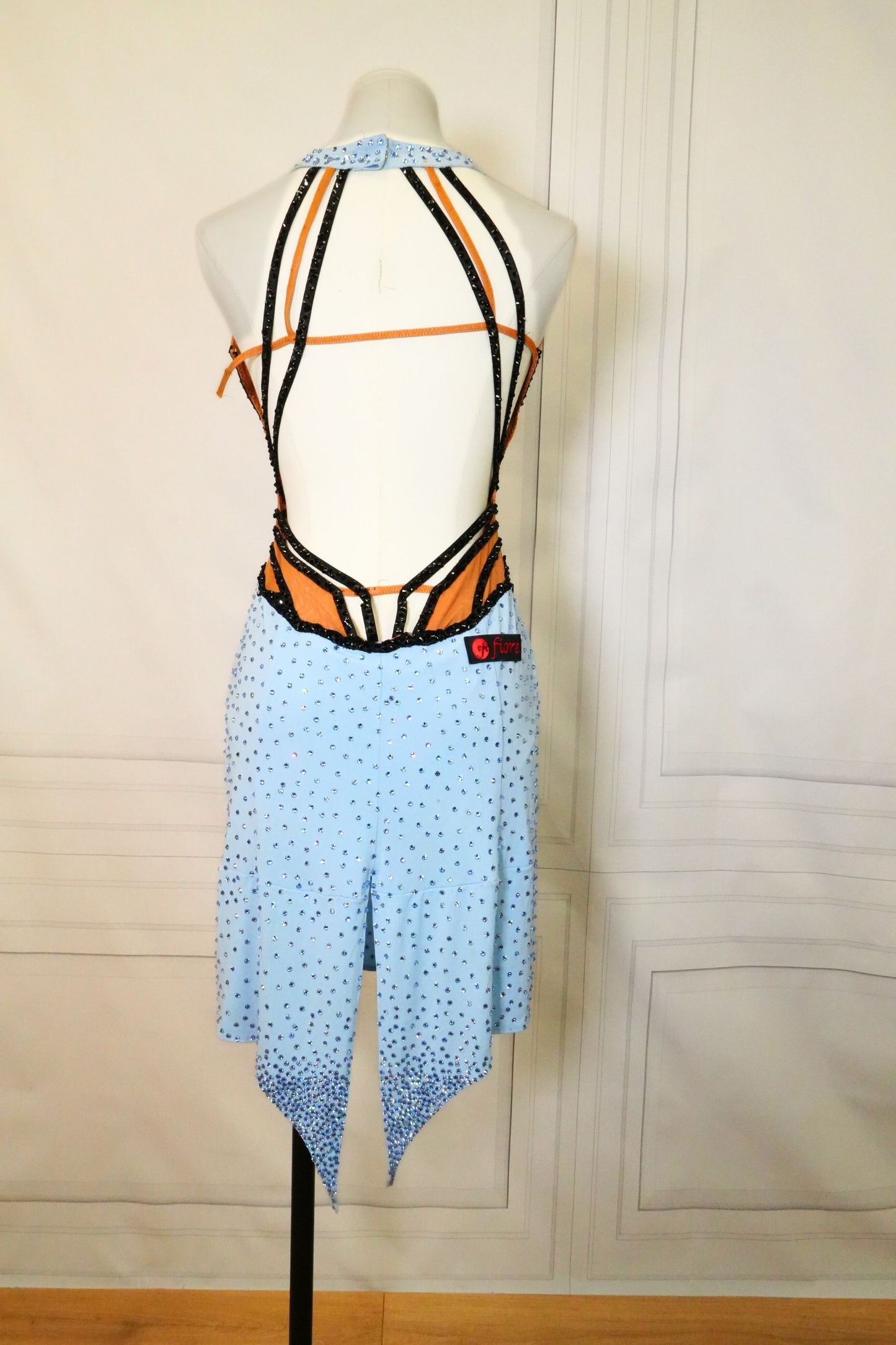 Latin Costume Lat180