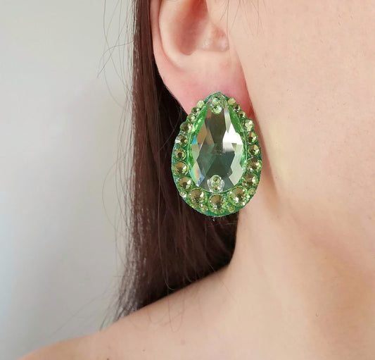 Tear Drop Crystal Comes in Multiple Colors E007