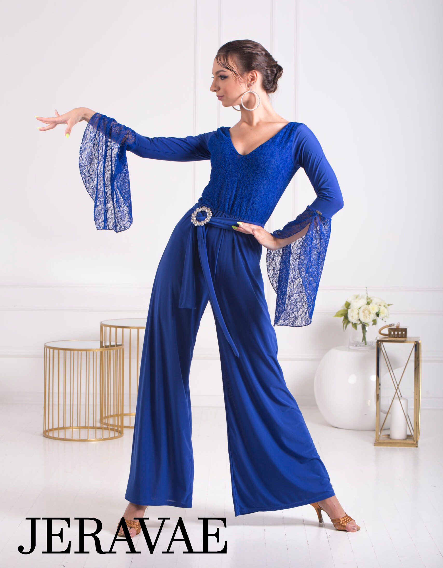 Blue jumpsuit with belt and elegant buckle for dancing
