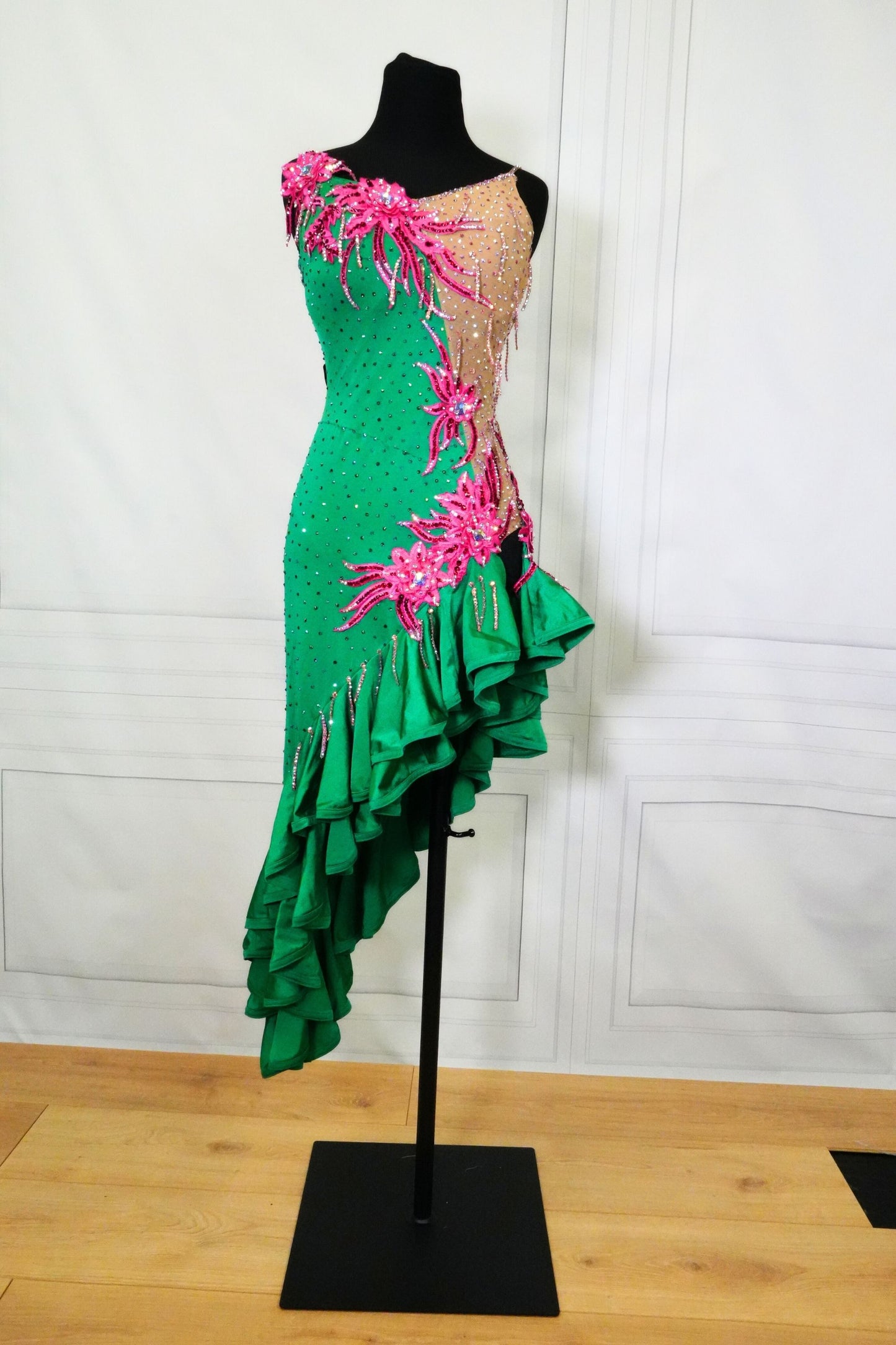 Latin Costume Lat143