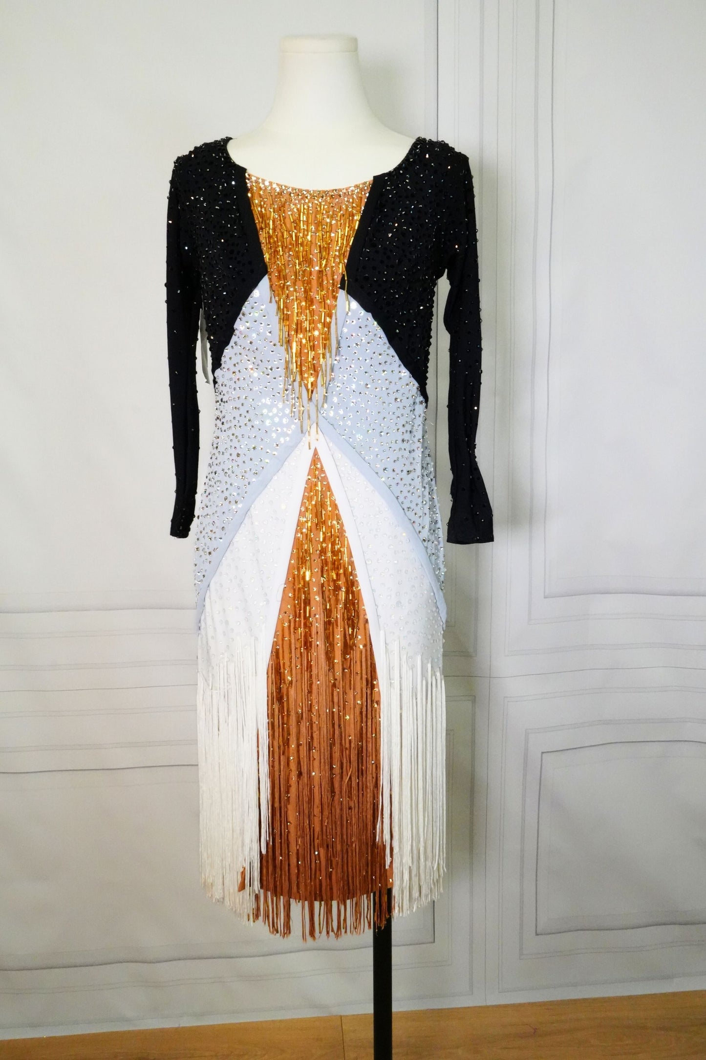 Latin Costume Lat173