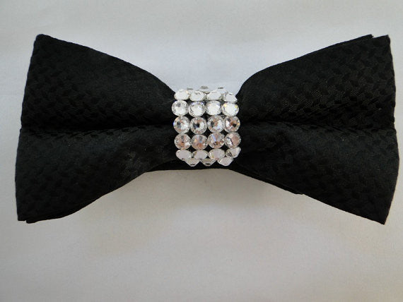Black bow tie for men with stoned knot